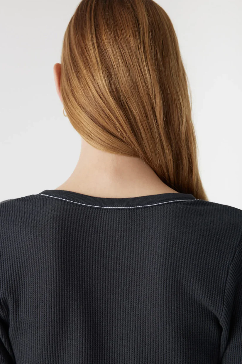 Bassike Waffle V-neck L/S T-shirt - Washed Ink - Image 4