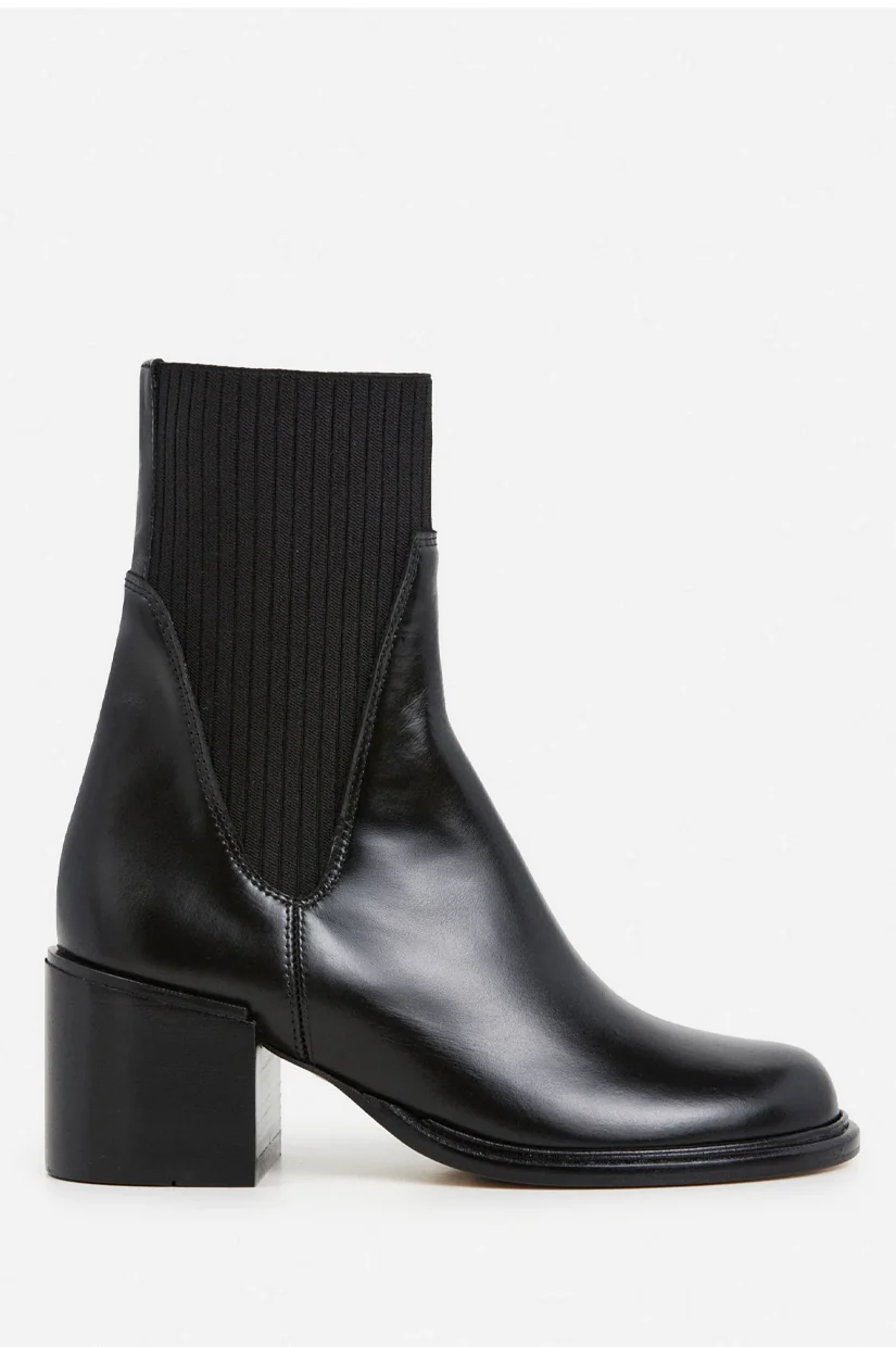 Flattered Quinn - Black