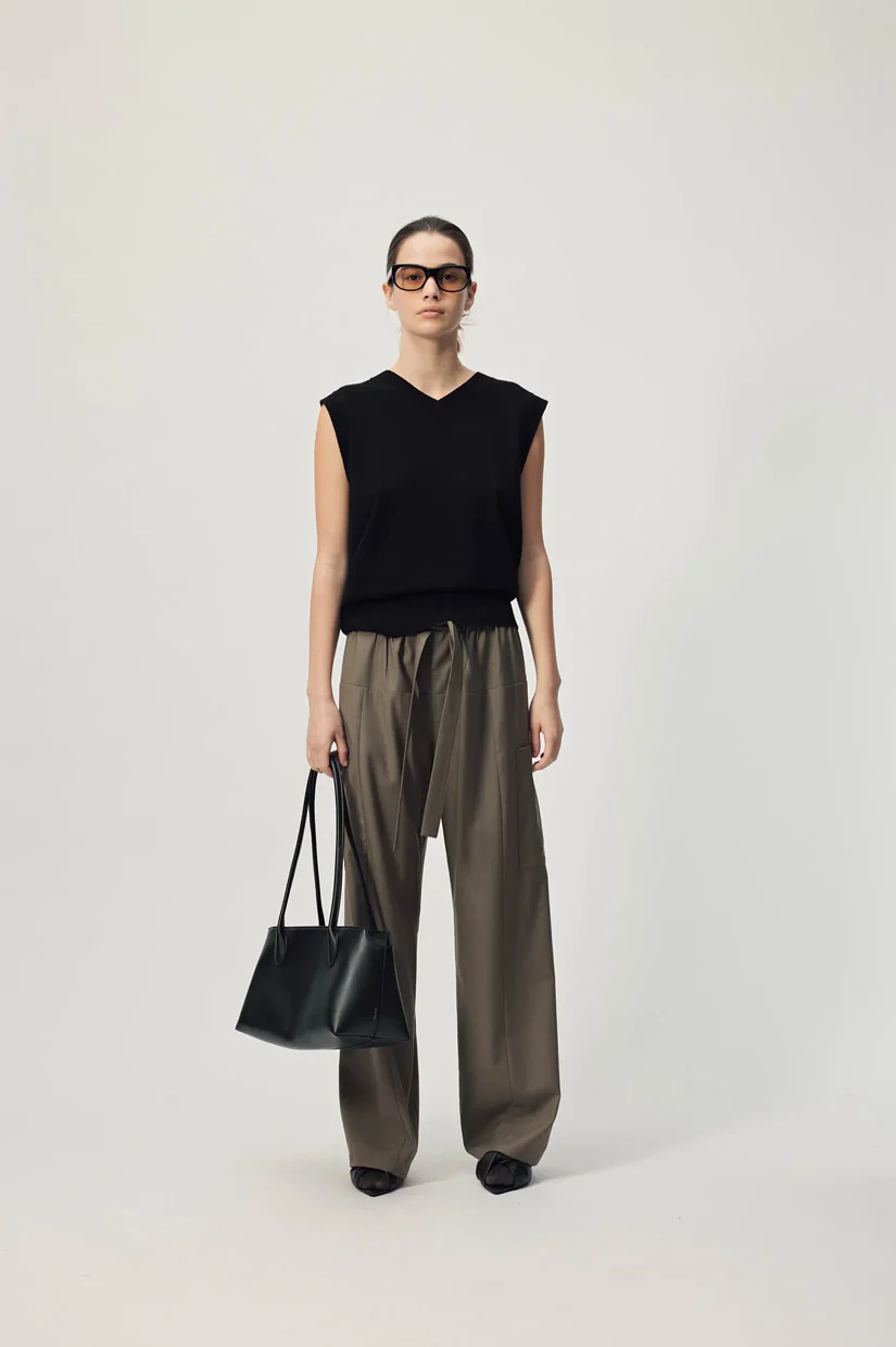 Gregory Aero Cashmere Vest - Black - Image 3