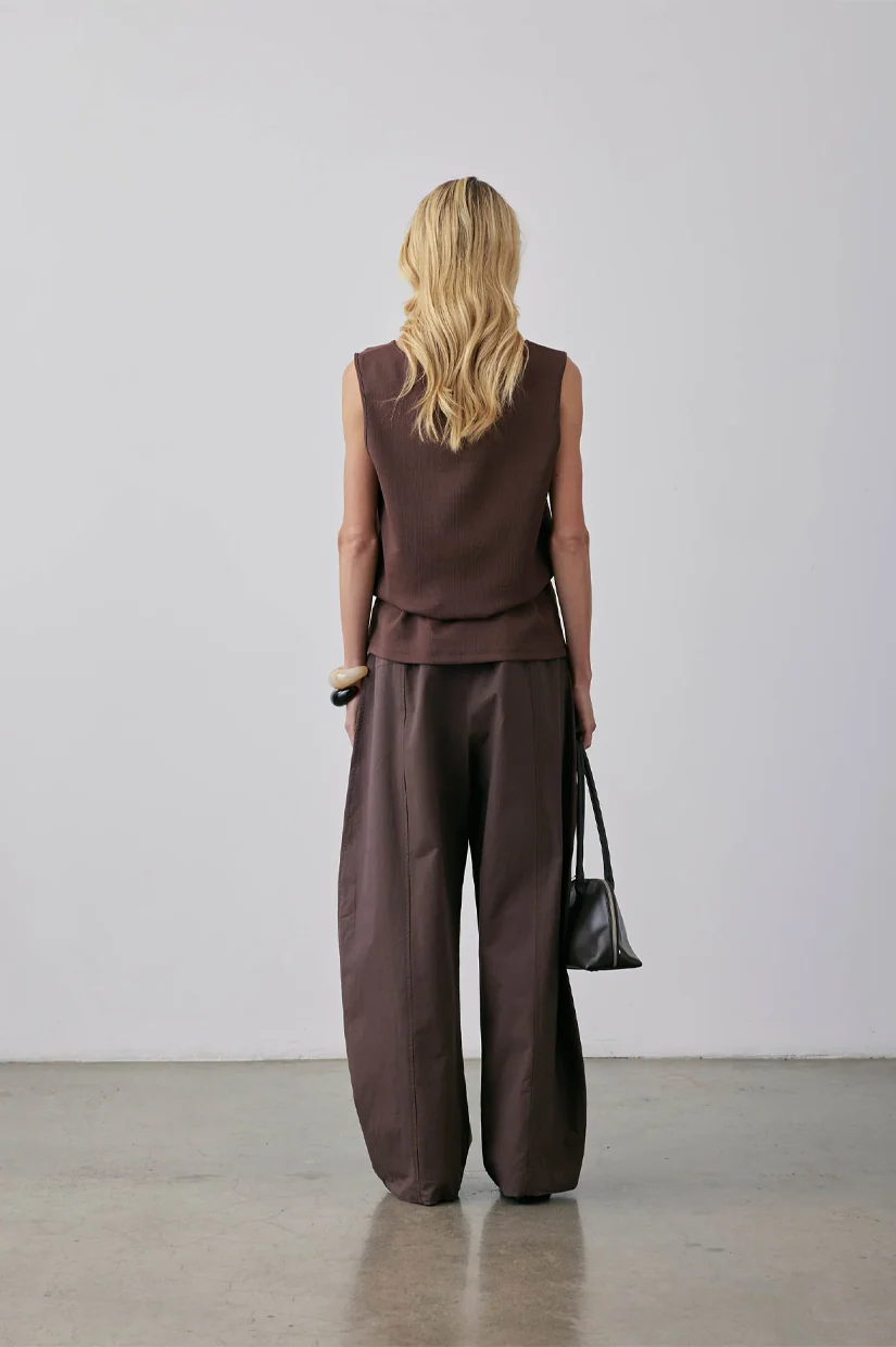 Gregory Zaha Tank - Barolo - Image 3