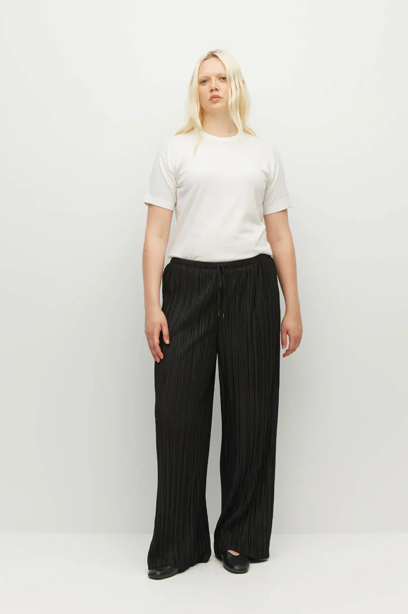 Juliette Hogan Pleat Pant - Black Plisse