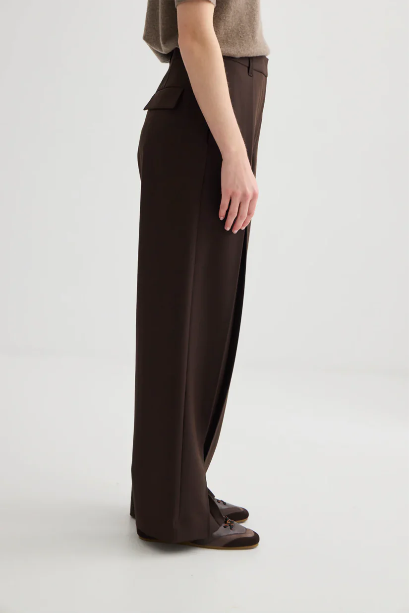 Laing Invert Pleat Trouser - Truffle - Image 3