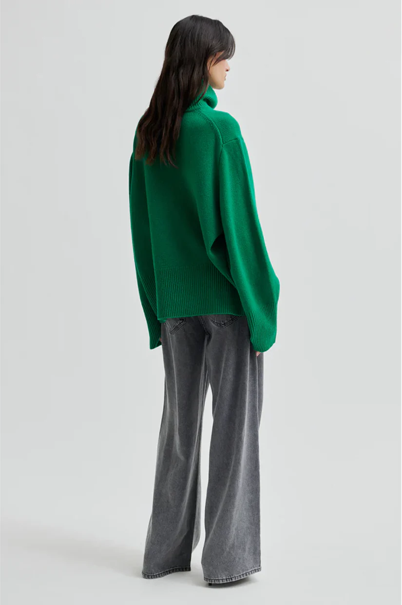 Second Female Alpha Knit T-Neck - Lush Meadow - Image 4
