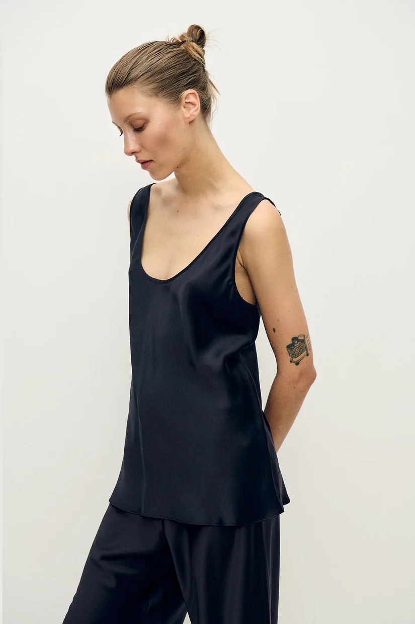 Silk Laundry Scoop Neck Tank - Black - Image 3