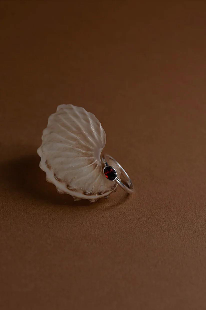 Zoe & Morgan Mon Petit Stacker Ring - 925 Sterling Silver/Oval Garnet - Image 3